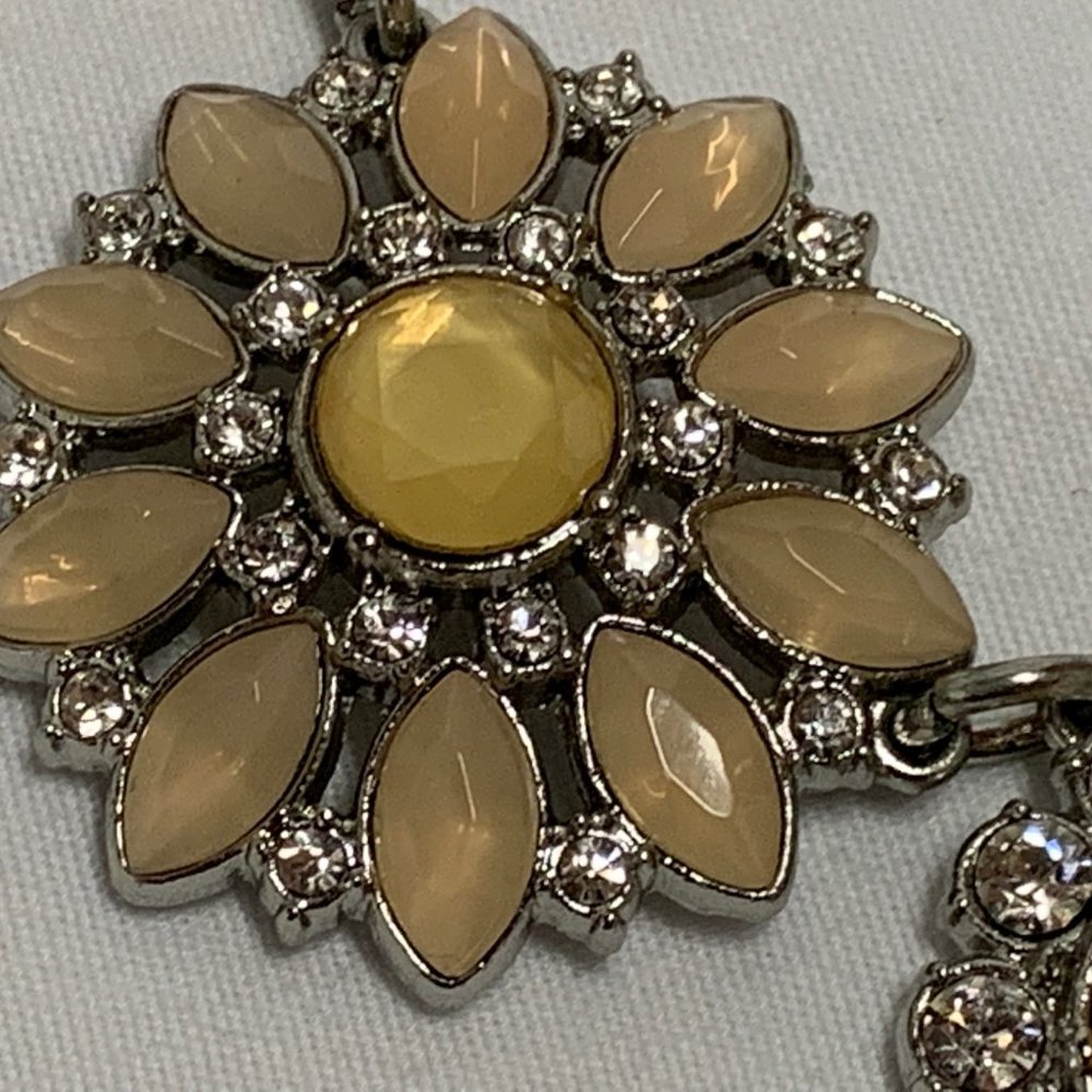 LIA SOPHIA NECKLACE CHRISTINA'S JOY FLOWER CLUSTER STATEMENT NECKLACE - Picture 3 of 7